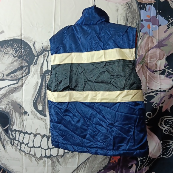 Boys vest Good w front pockets no Brand size 6 nylon & polyester - Picture 3 of 3